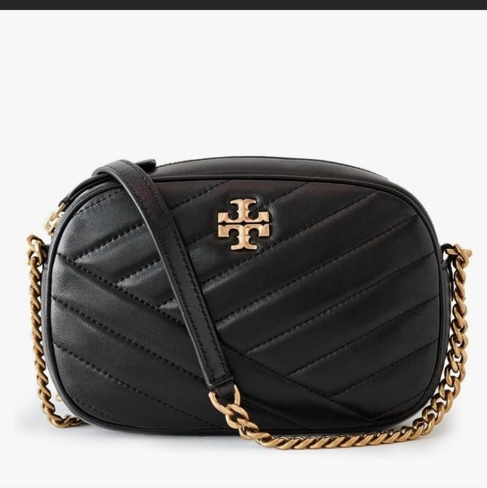 Tory Burch Kira Chevron camera bag. Black and gold.